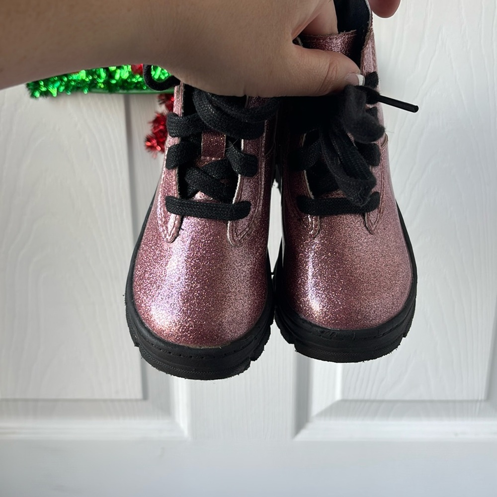 UGG sparkly pink fashion boot. Toddler size 8